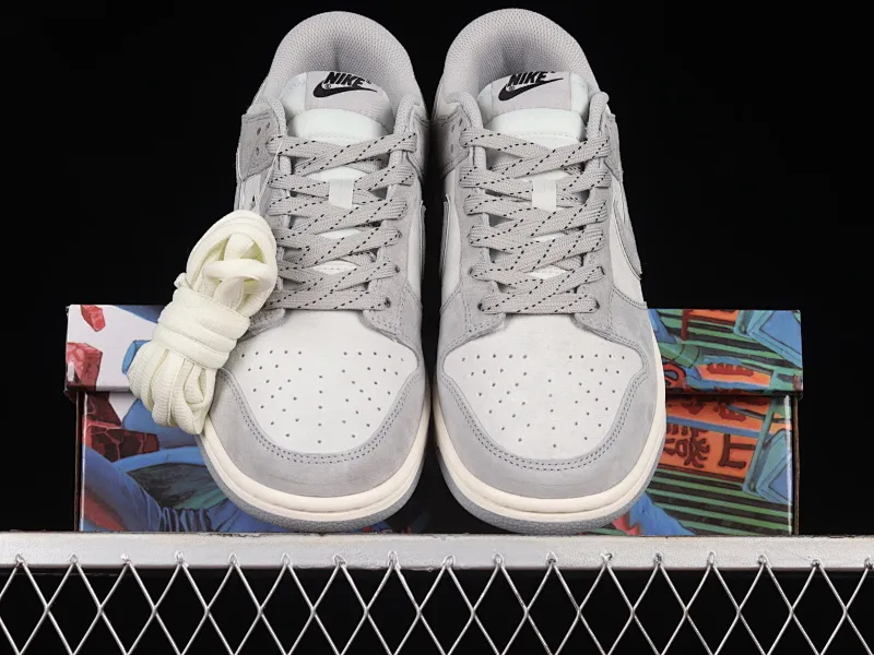All Categories Nk SB Dunk Series Nk SB Dunk Low Low-top sneakers Otomo Katsuhiro x Nk SB Dunk Low "Steamboy OST" Creative customization collaboration Otomo Katsuhiro joint SB low-top sports casual sneakers DA5563-011